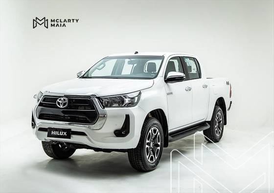 TOYOTA HILUX 2.8 D-4D TURBO DIESEL CD SRV 4X4 AUTOMÁTICO TOYOTA HILUX 2.8 D-4D TURBO DIESEL CD SRV 4X4 AUTOMÁTICO